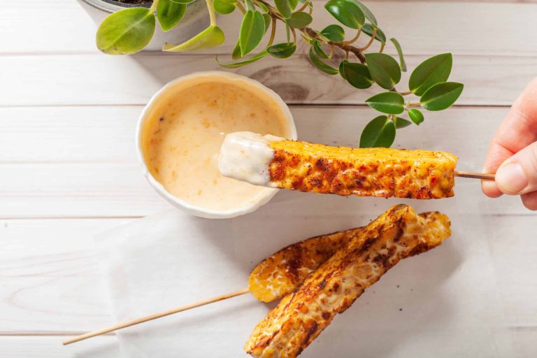 Tempeh sur bâton, mayo aux abricots